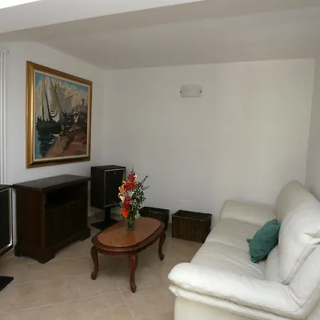 Le Roverelle Di Gorleri Gasthof Diano Marina